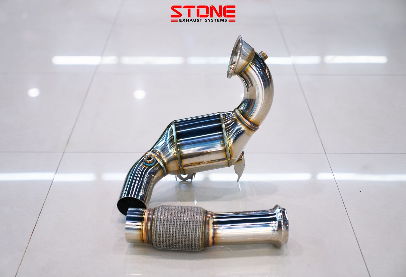 ベンツ AMG C117 CLA45 ストレート タウンパイプ 触媒レス ターボ